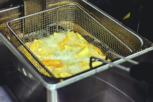 Read more about the article Manfaat Menggunakan Penggorengan Deep Fryer, Simak Selengkapnya di Sini